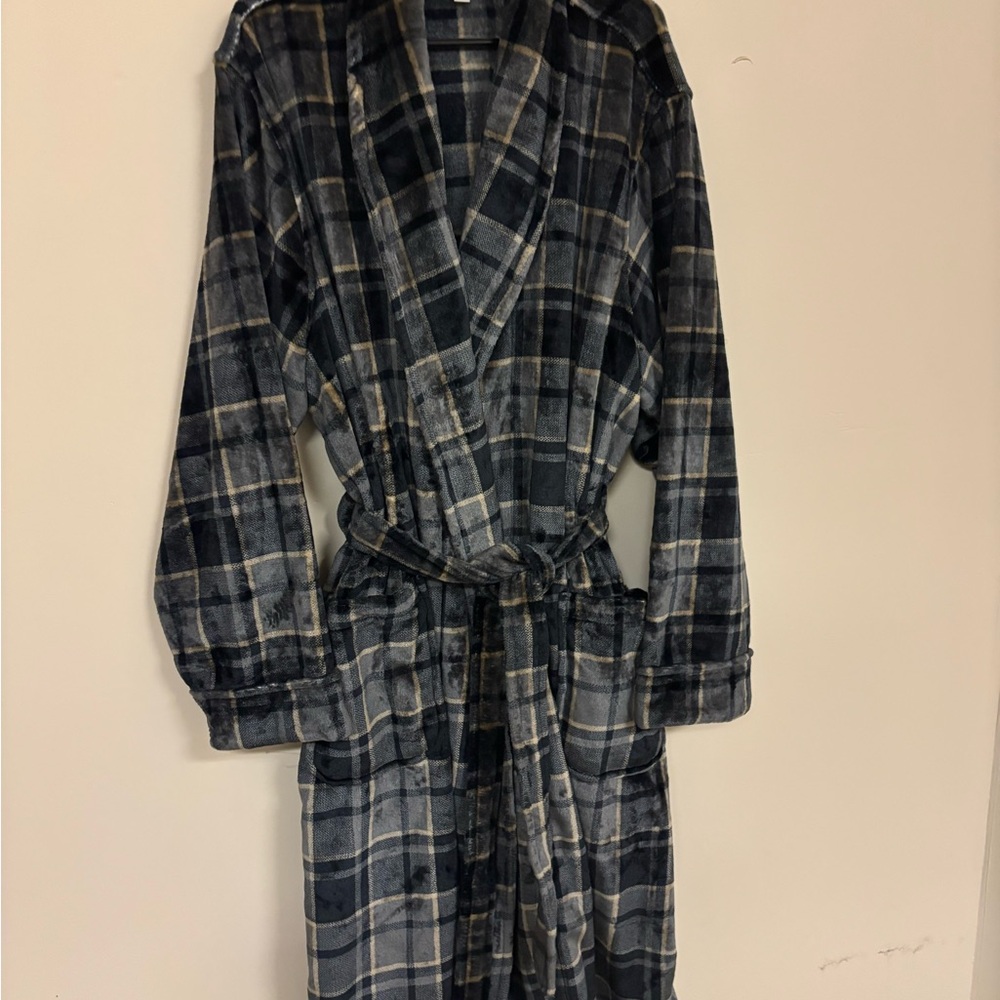 Mens Plaid Flannel Robe NWOT
